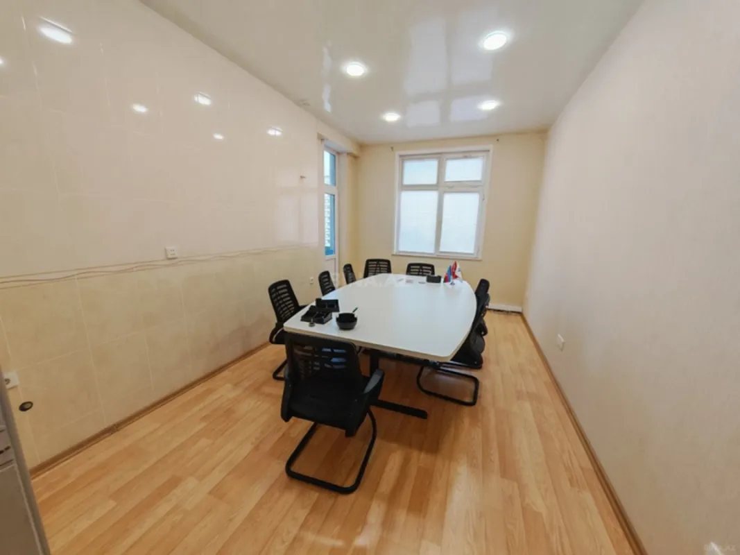 Kirayə verilir 4 otaqlı ofis 145 m²