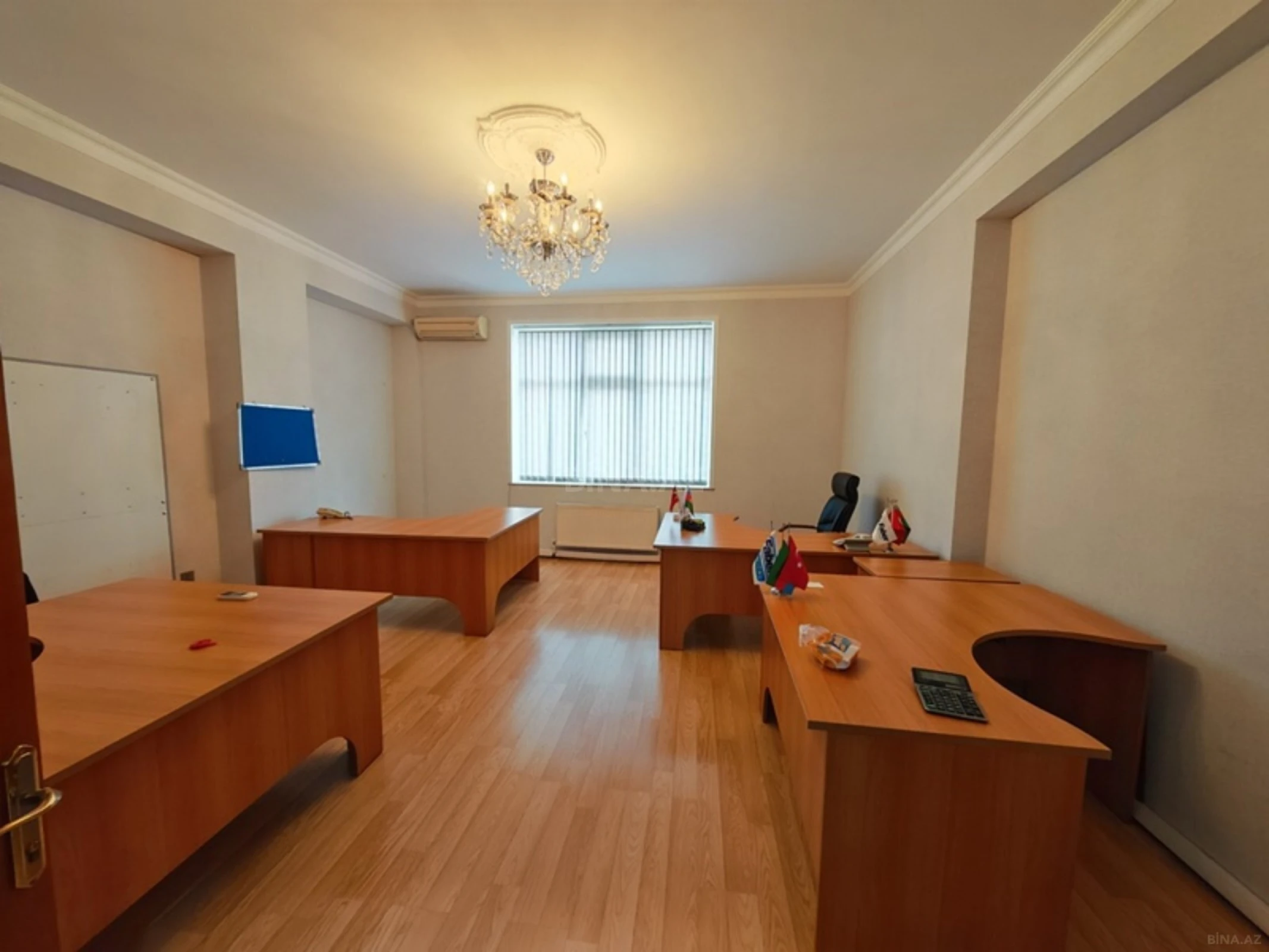 Kirayə verilir 4 otaqlı ofis 145 m²