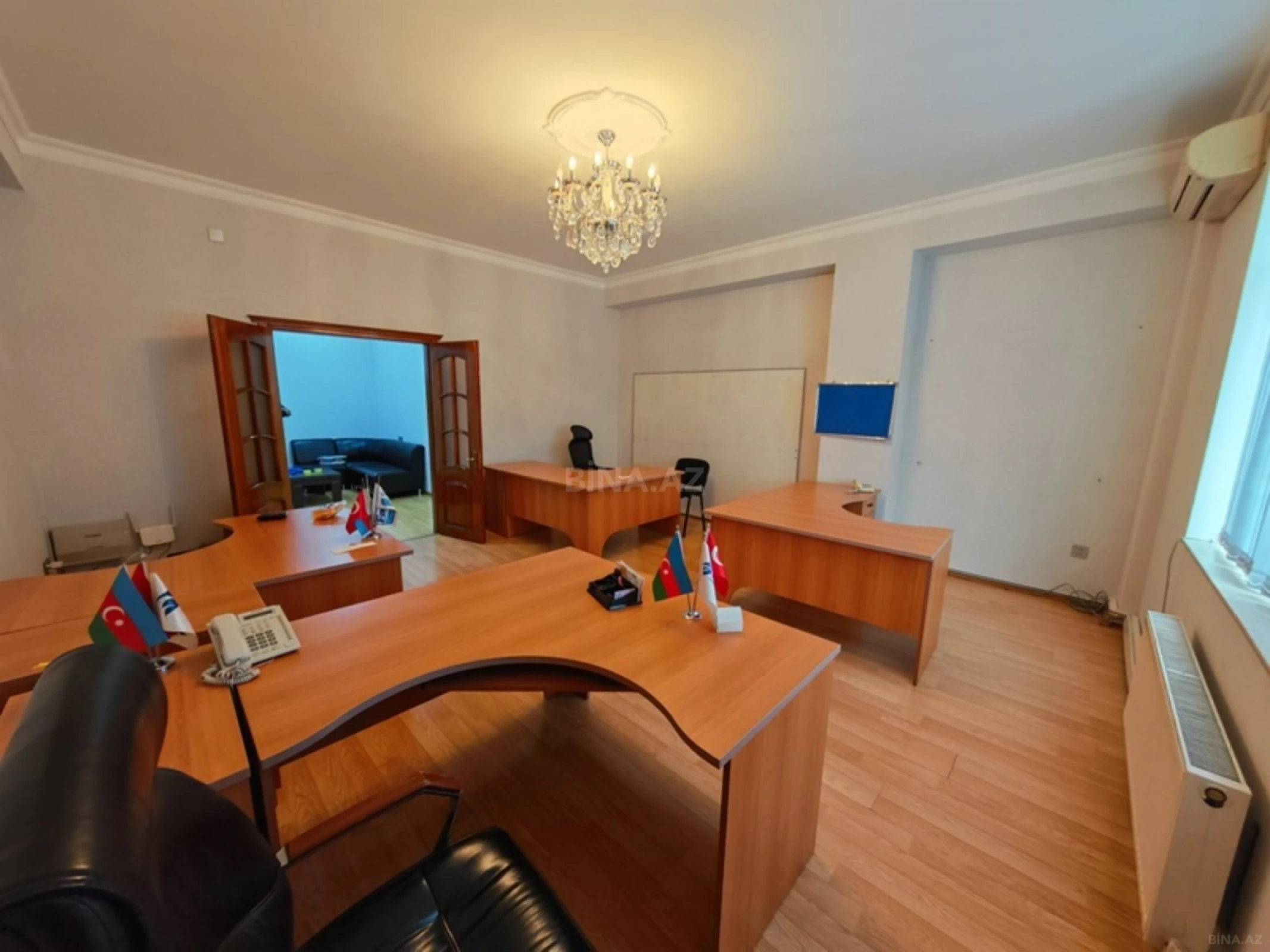Kirayə verilir 4 otaqlı ofis 145 m²