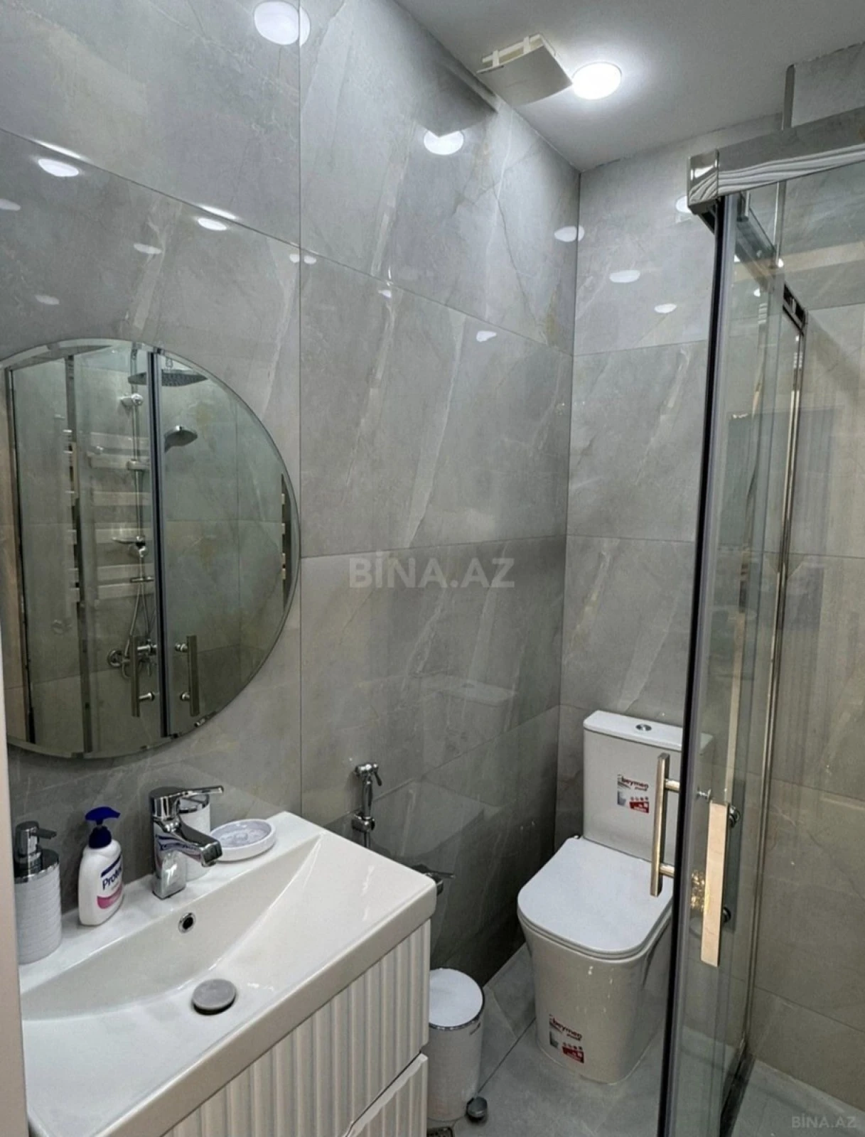 Kirayə verilir 2 otaqlı mənzil 90 m²