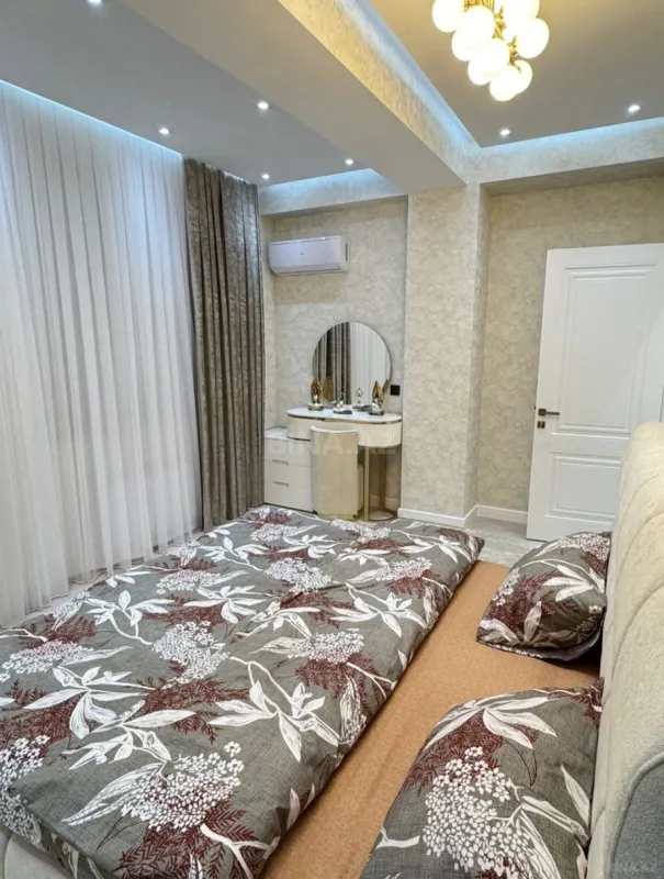 Kirayə verilir 2 otaqlı mənzil 90 m²