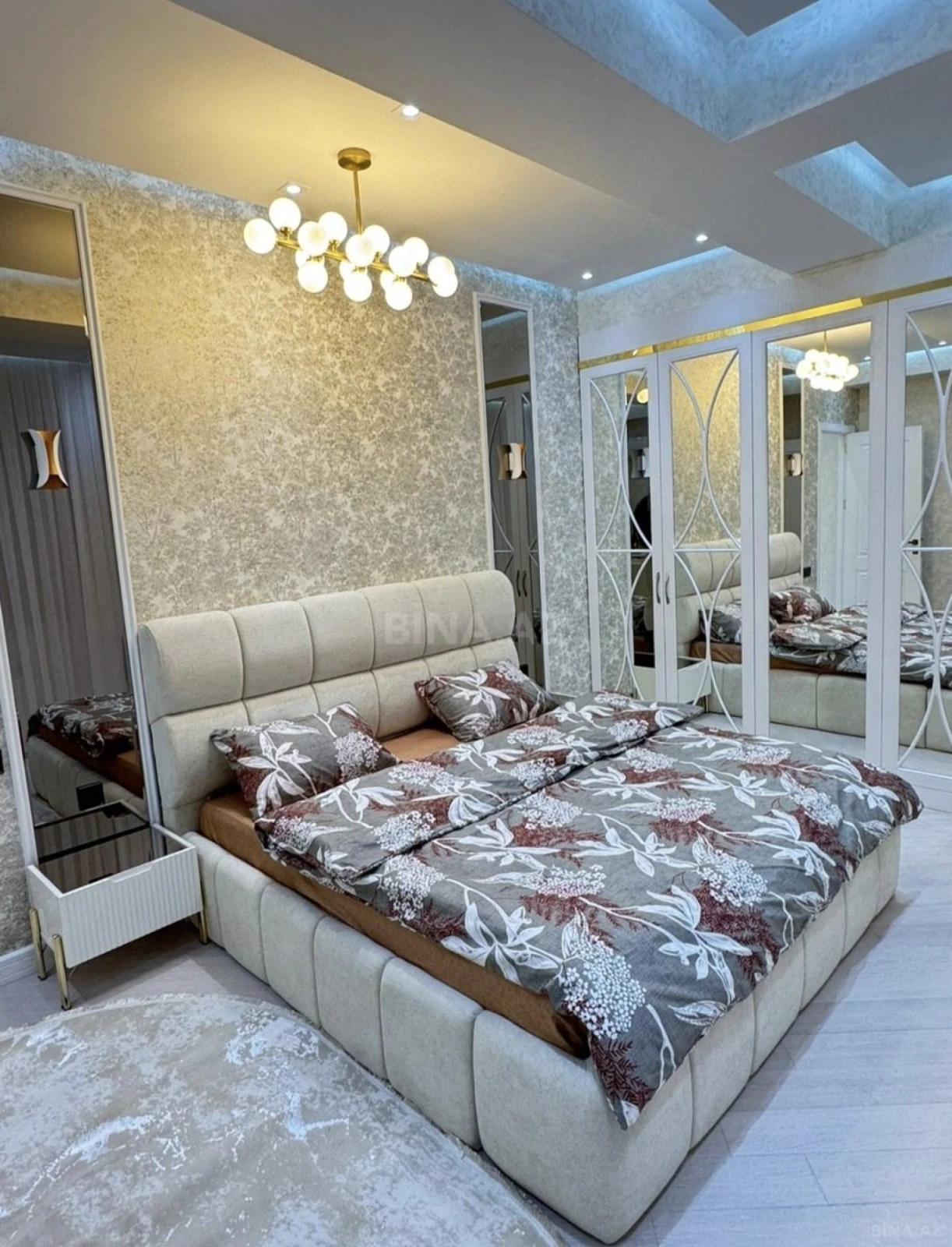 Kirayə verilir 2 otaqlı mənzil 90 m²