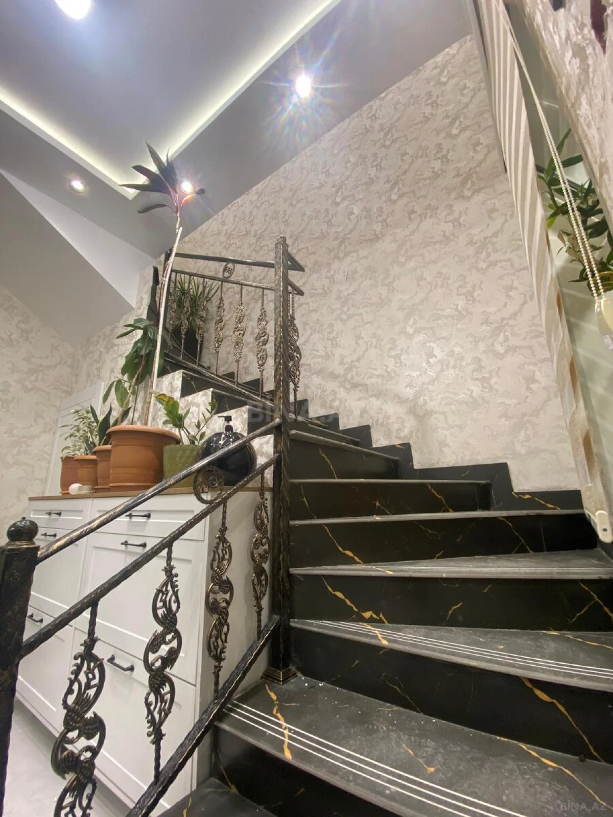 Satılır 4 otaqlı həyət evi 140 m²
