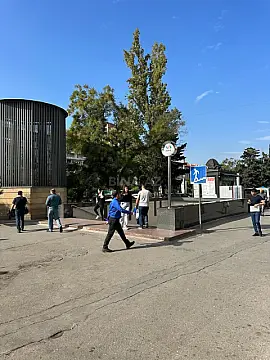 Kirayə verilir 2 otaqlı mənzil 61 m²