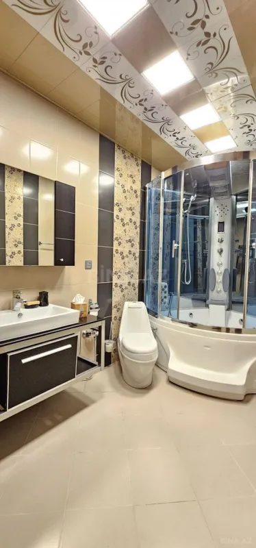 Satılır 6 otaqlı mənzil 320 m²