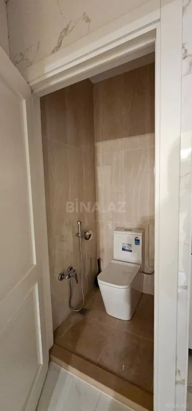 Satılır 6 otaqlı mənzil 320 m²