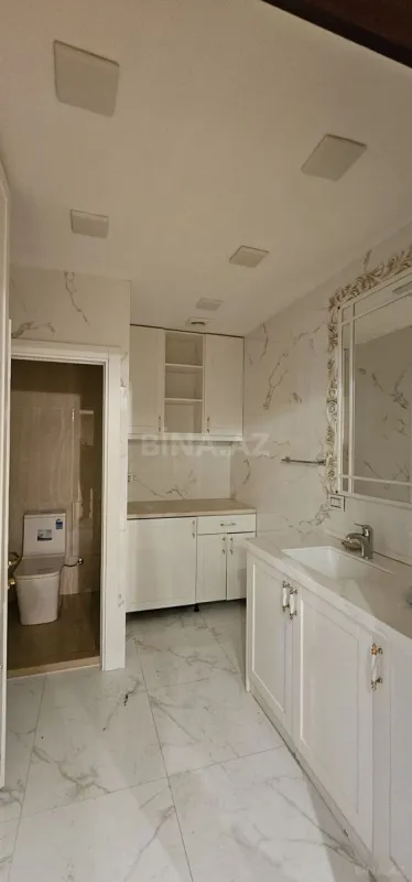 Satılır 6 otaqlı mənzil 320 m²