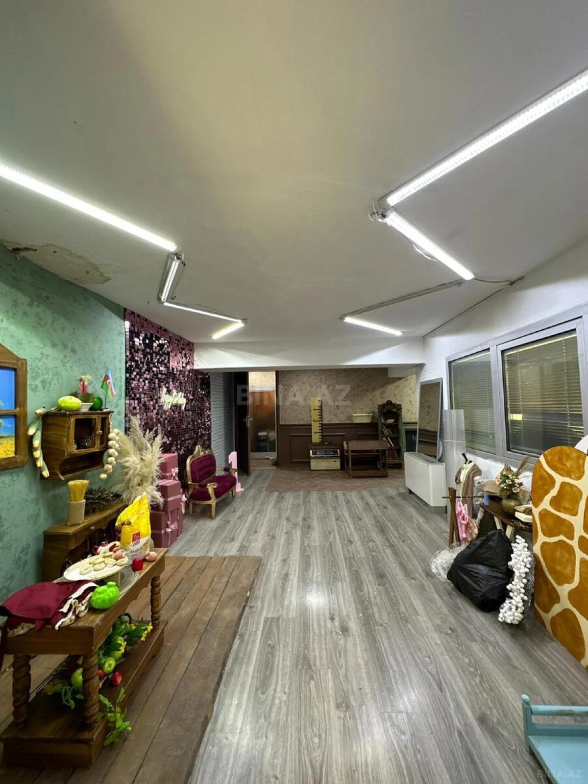 Kirayə verilir obyekt 300 m²