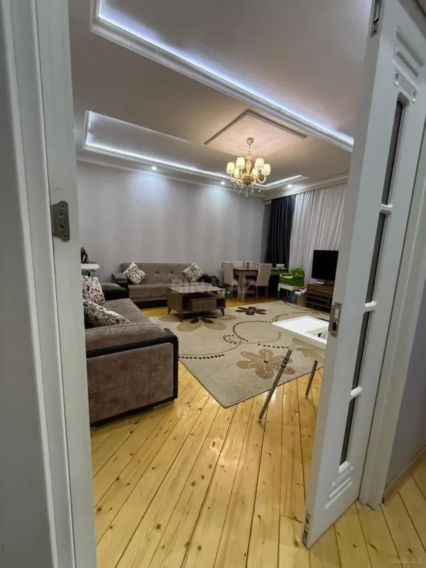 Kirayə verilir 2 otaqlı mənzil 90 m²