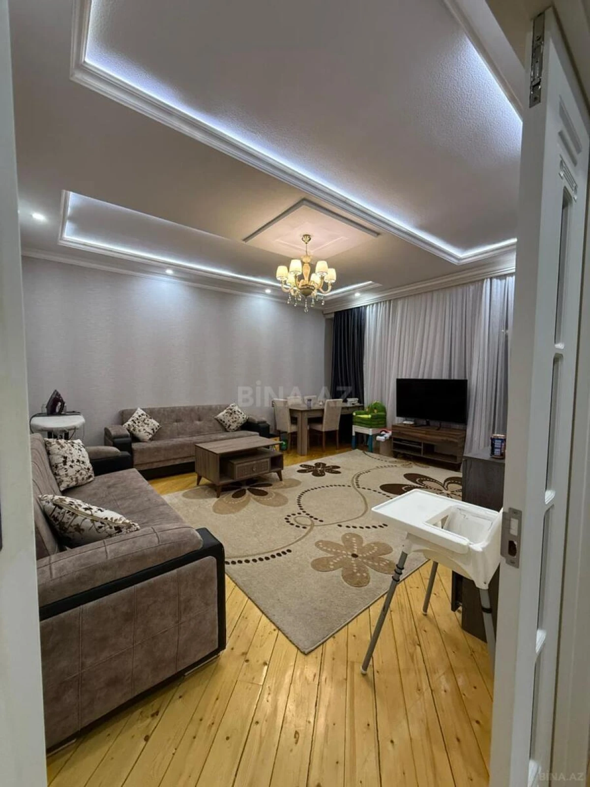 Kirayə verilir 2 otaqlı mənzil 90 m²