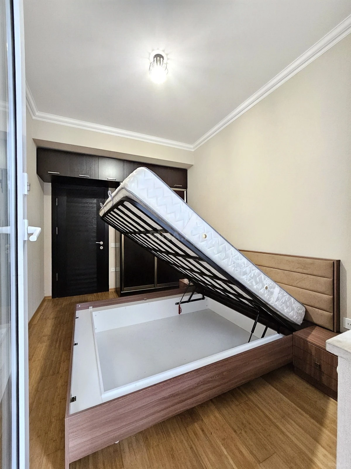 Kirayə verilir 2 otaqlı mənzil 58 m²