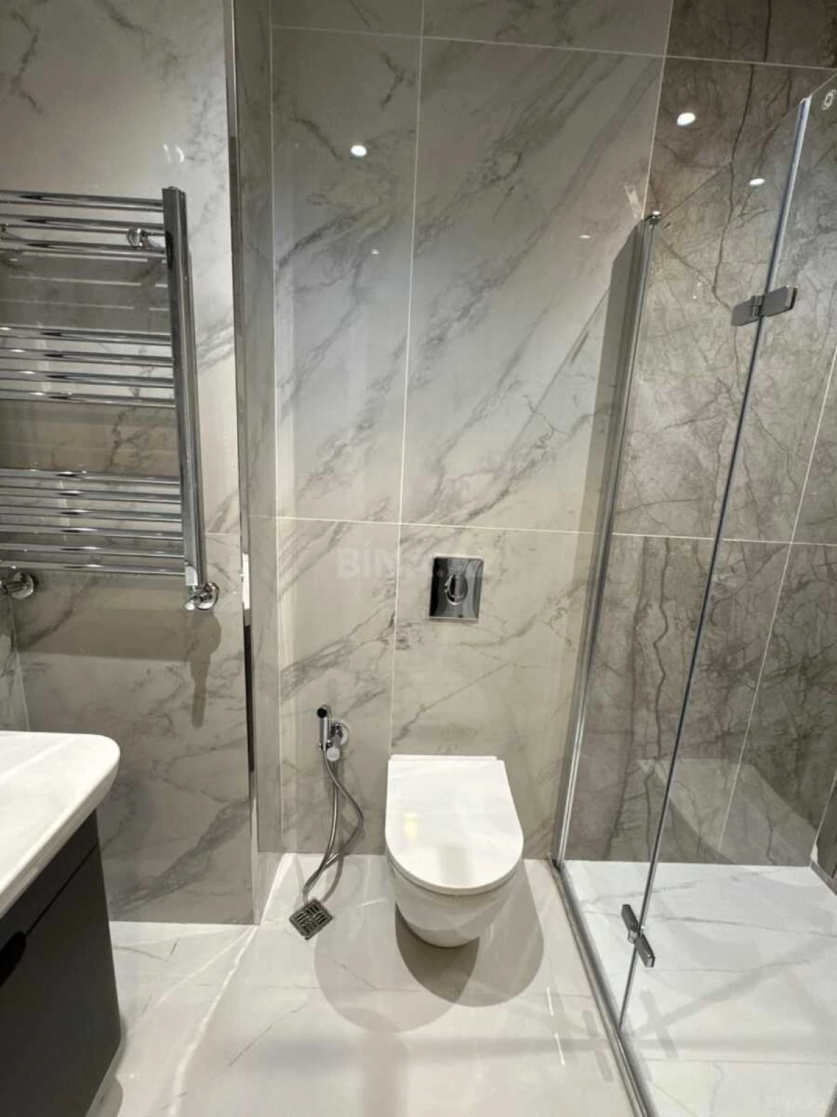 Kirayə verilir 2 otaqlı mənzil 65 m²