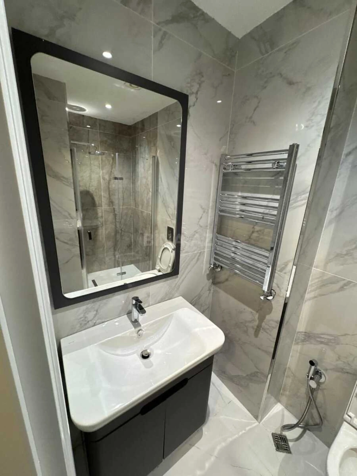 Kirayə verilir 2 otaqlı mənzil 65 m²