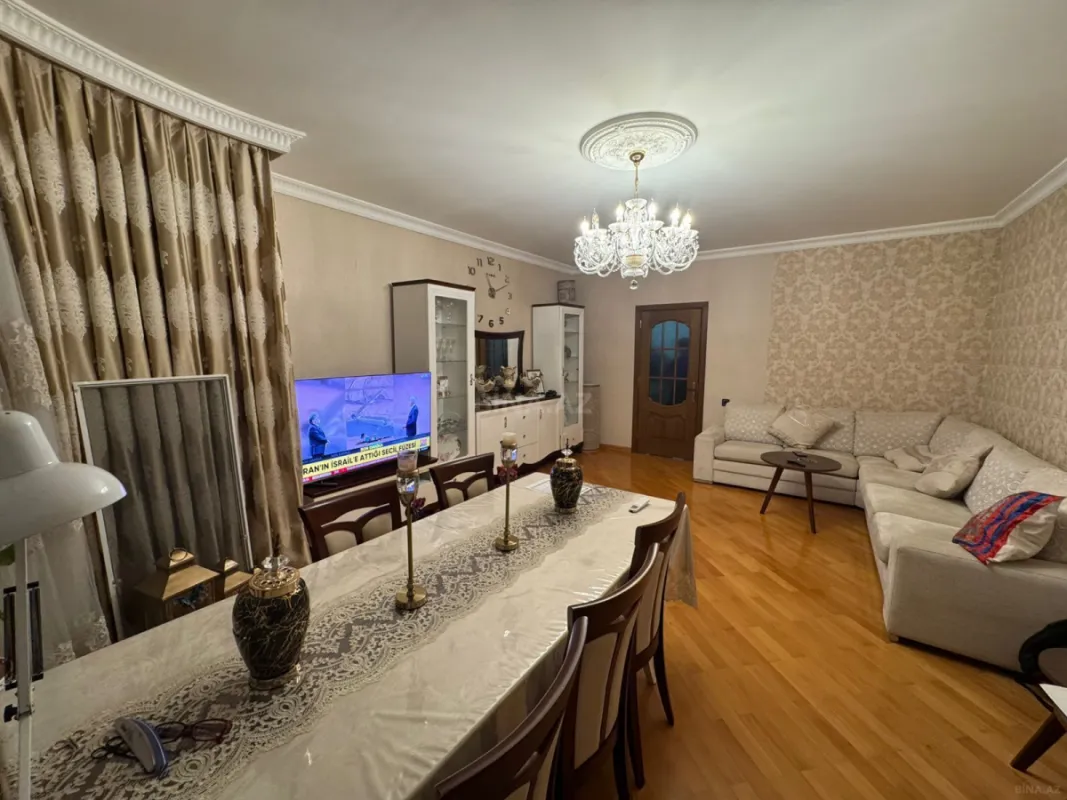 Satılır 3 otaqlı mənzil 130 m²