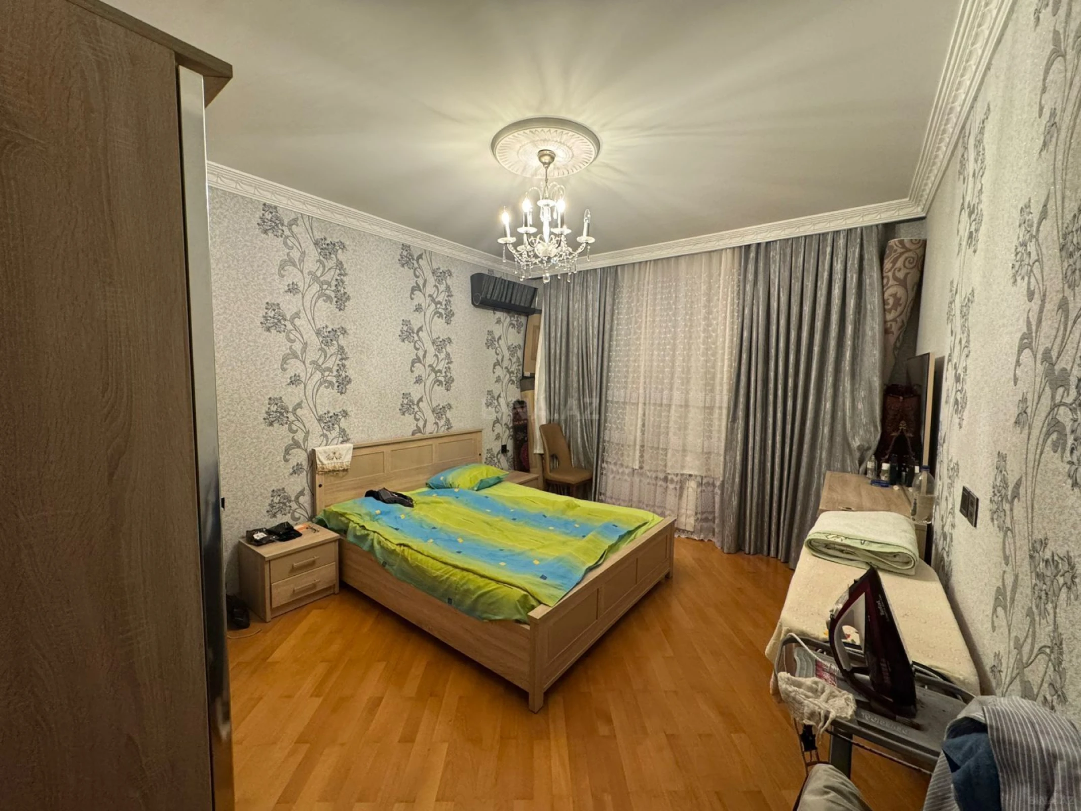 Satılır 3 otaqlı mənzil 130 m²