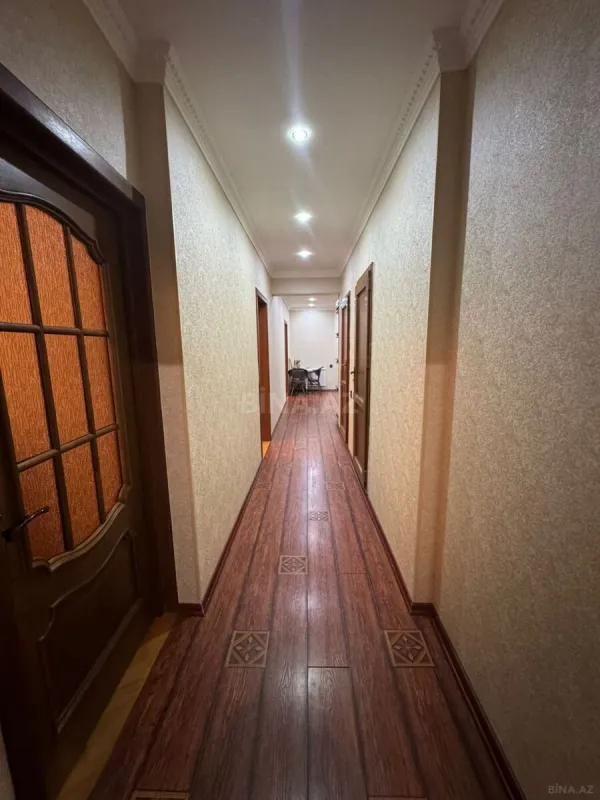 Satılır 3 otaqlı mənzil 130 m²