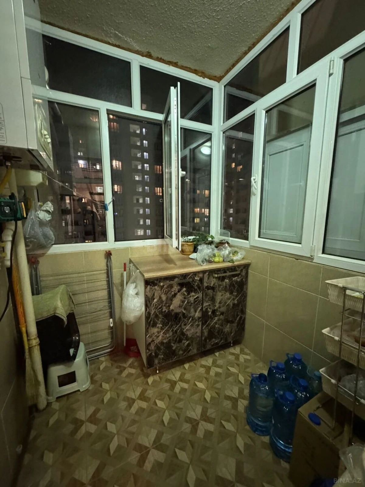 Satılır 3 otaqlı mənzil 130 m²