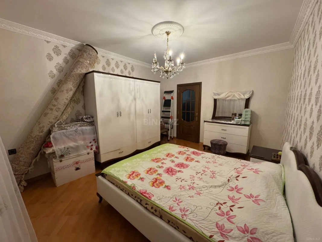 Satılır 3 otaqlı mənzil 130 m²