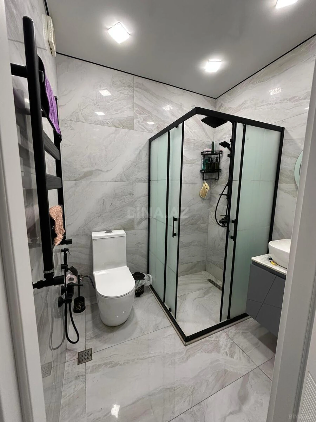 Kirayə verilir 2 otaqlı mənzil 80 m²