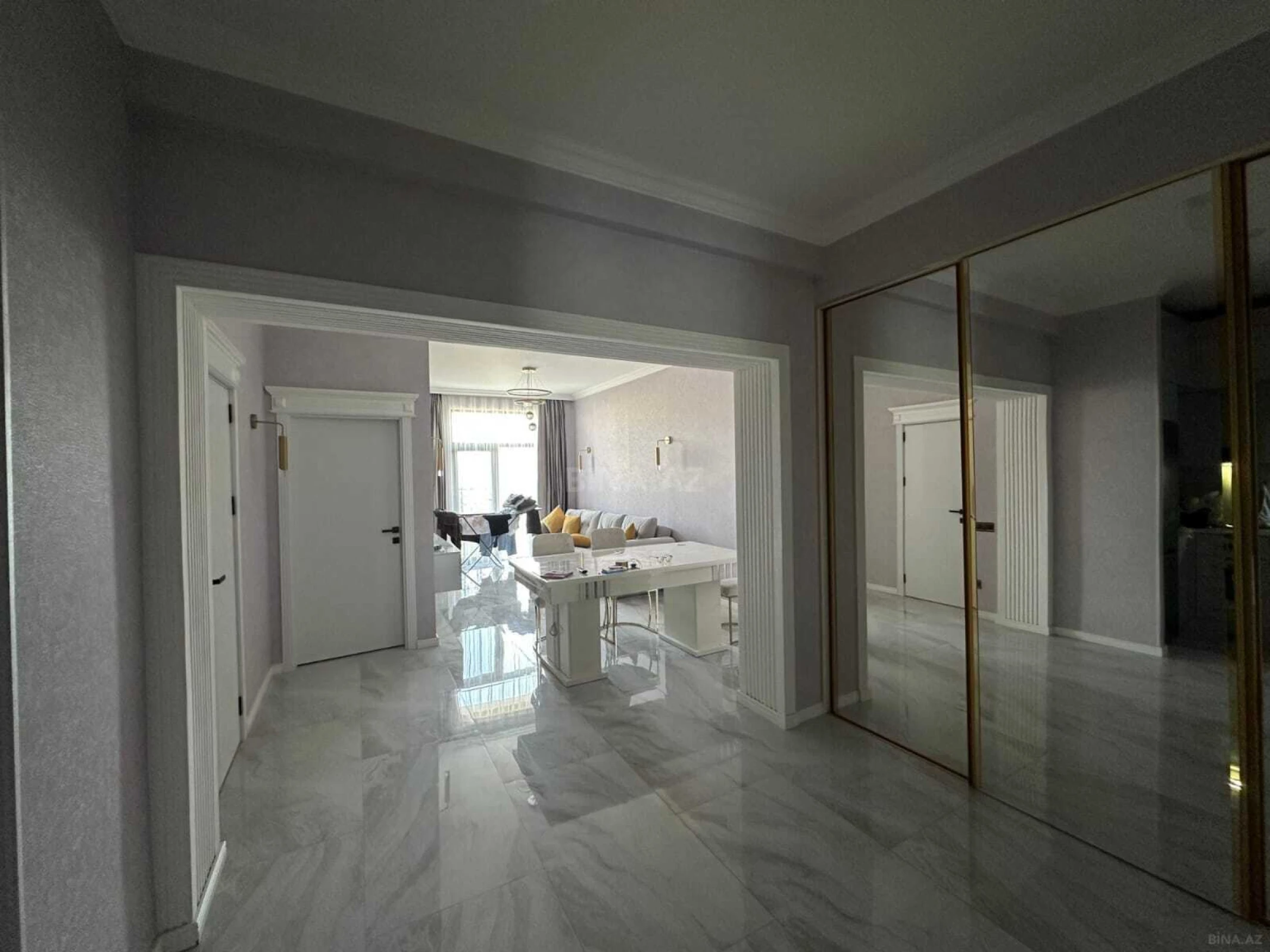 Kirayə verilir 2 otaqlı mənzil 80 m²