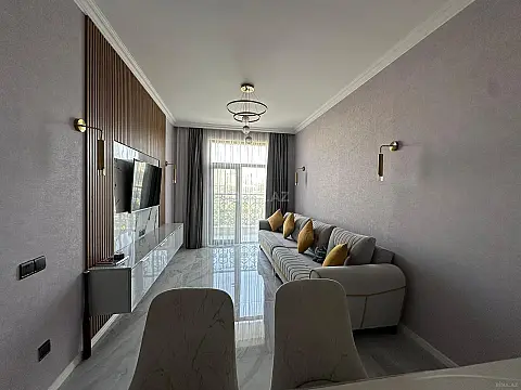 Kirayə verilir 2 otaqlı mənzil 80 m²
