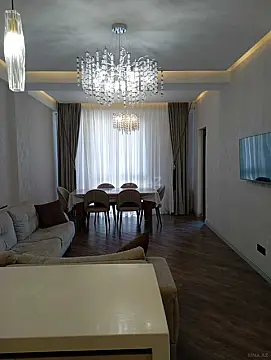 Kirayə verilir 2 otaqlı mənzil 75 m²