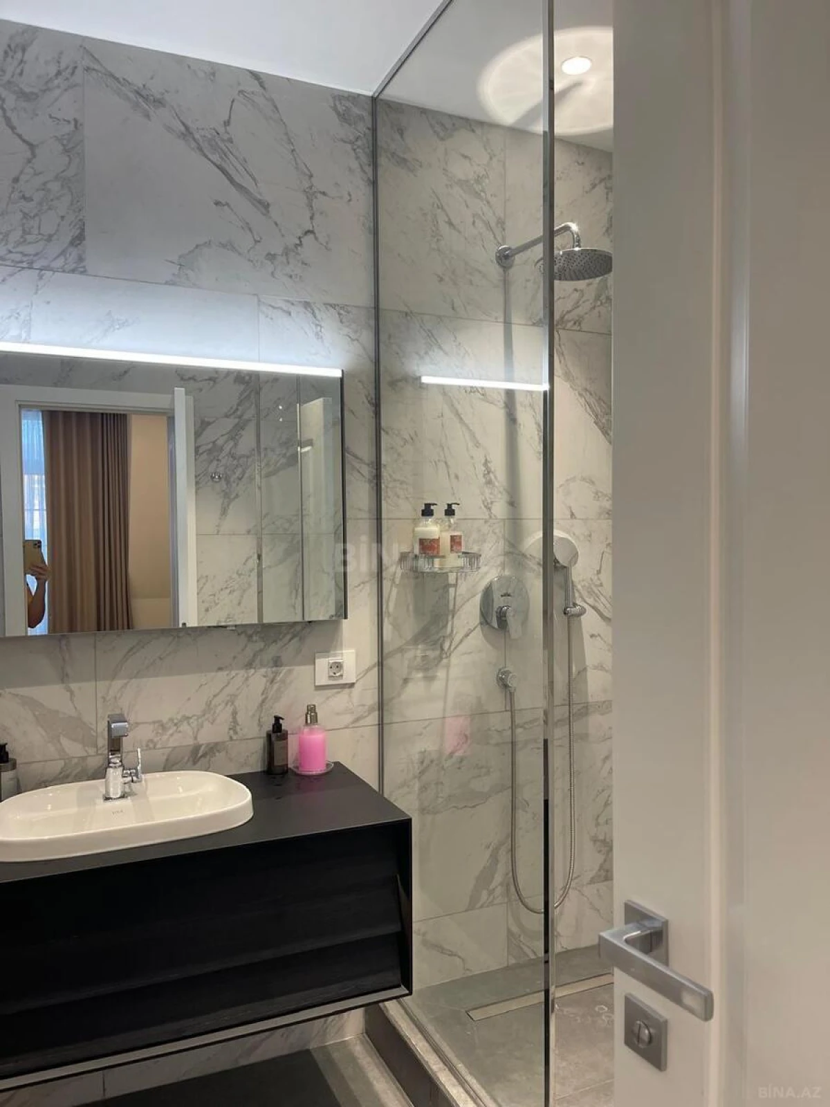 Kirayə verilir 3 otaqlı mənzil 110 m²