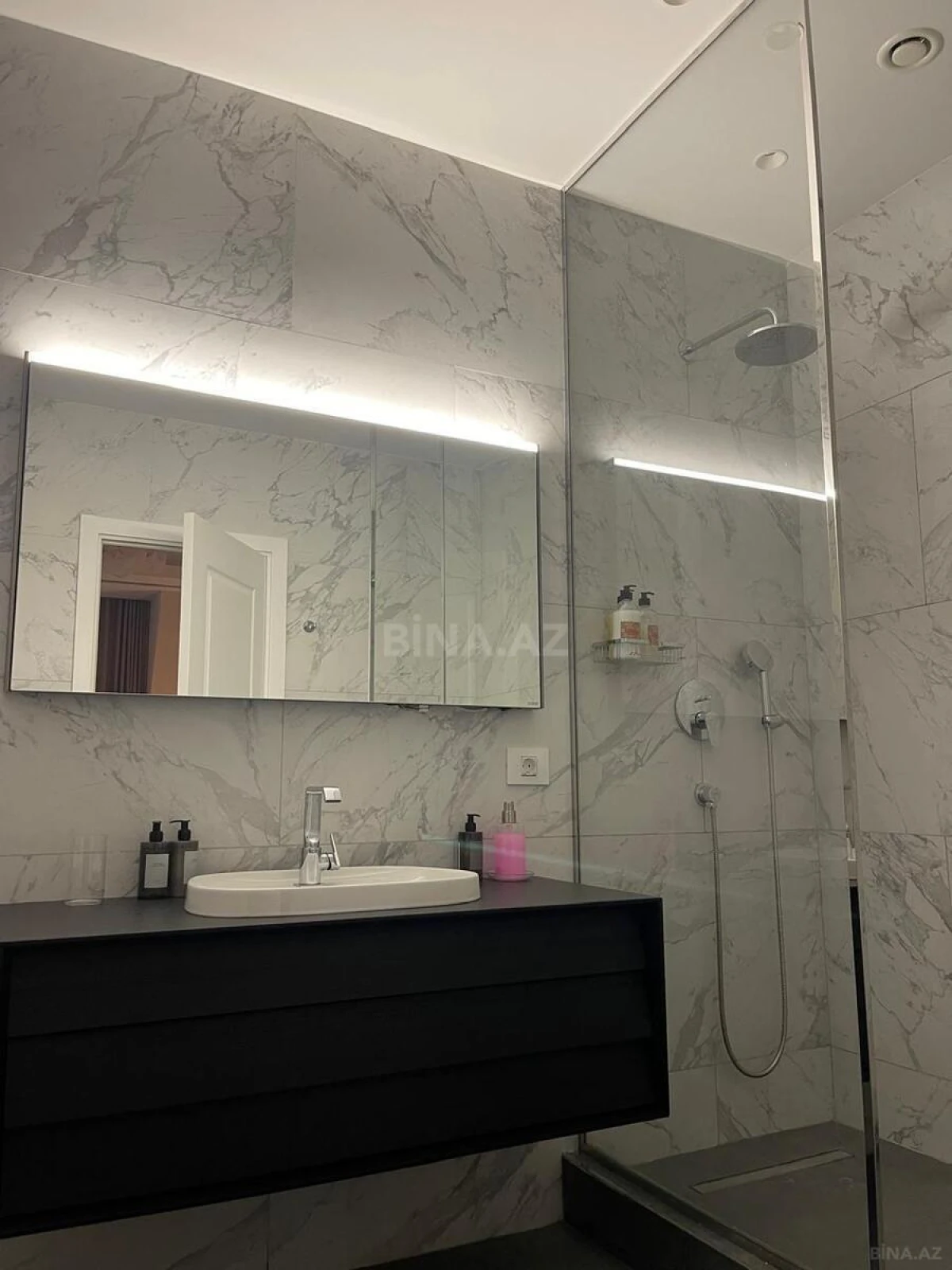 Kirayə verilir 3 otaqlı mənzil 110 m²