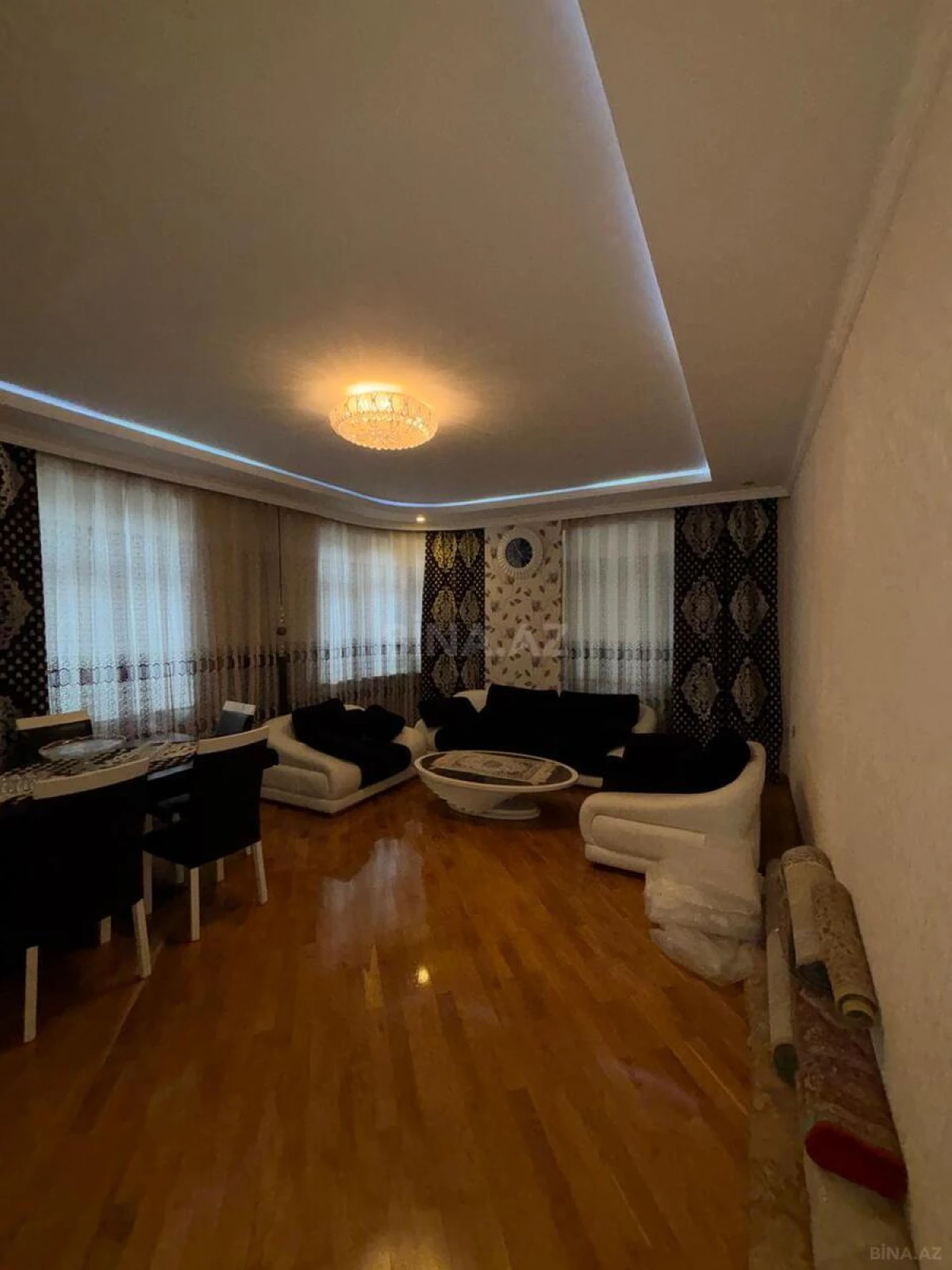 Satılır 2 otaqlı mənzil 92 m²