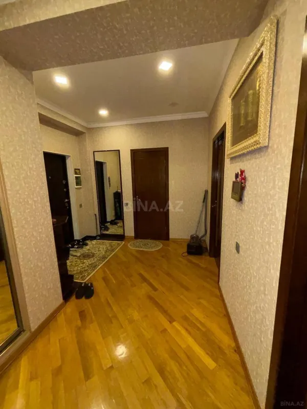 Satılır 2 otaqlı mənzil 92 m²