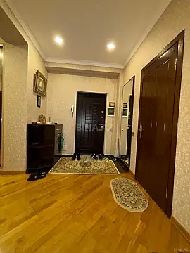 Satılır 2 otaqlı mənzil 92 m²