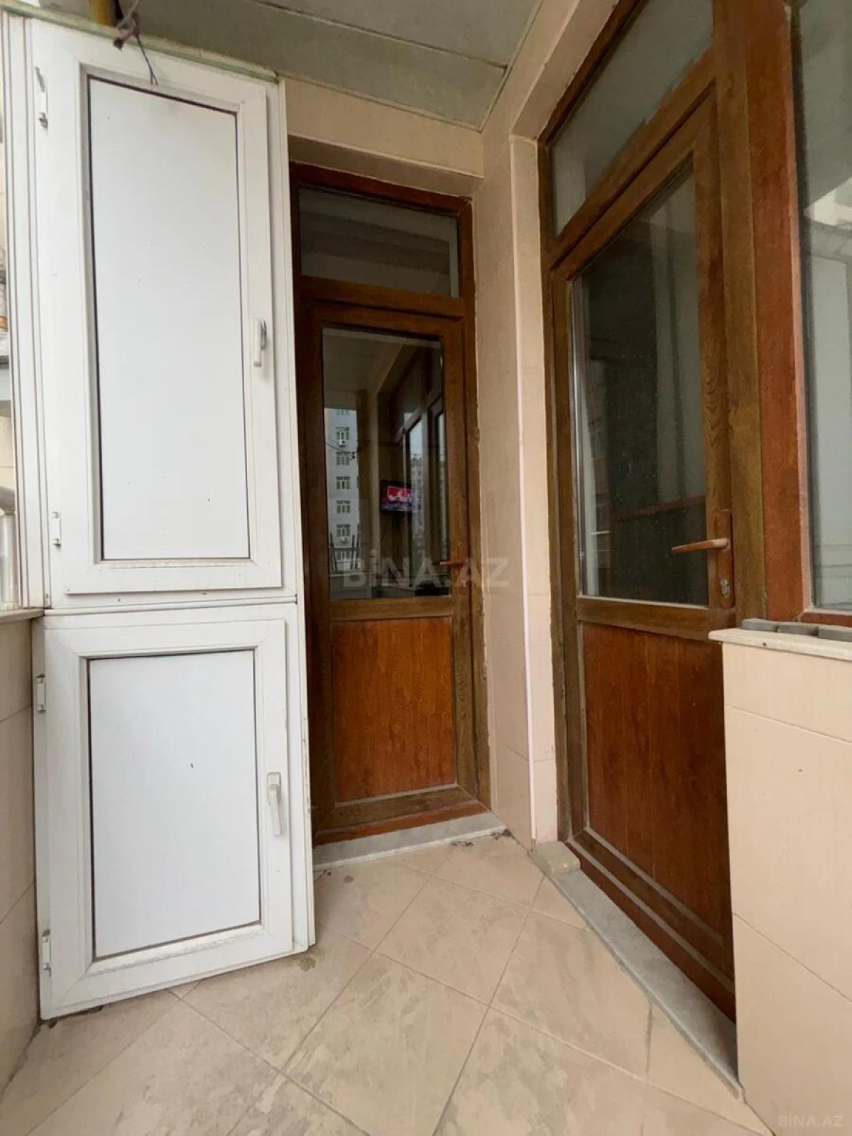 Satılır 2 otaqlı mənzil 92 m²
