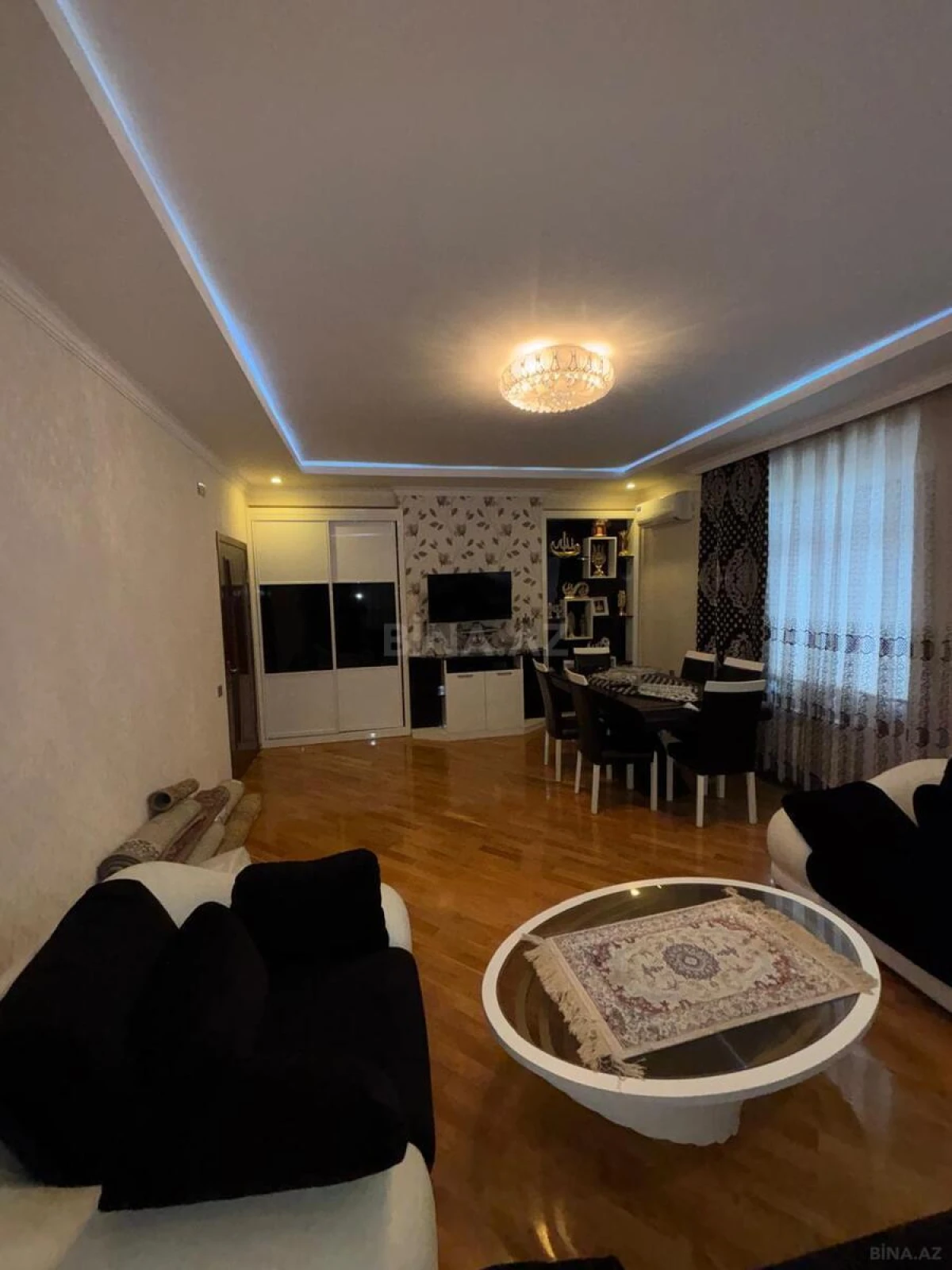 Satılır 2 otaqlı mənzil 92 m²