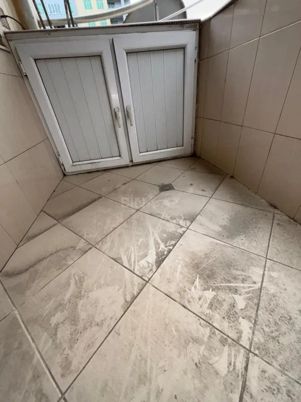 Satılır 2 otaqlı mənzil 92 m²