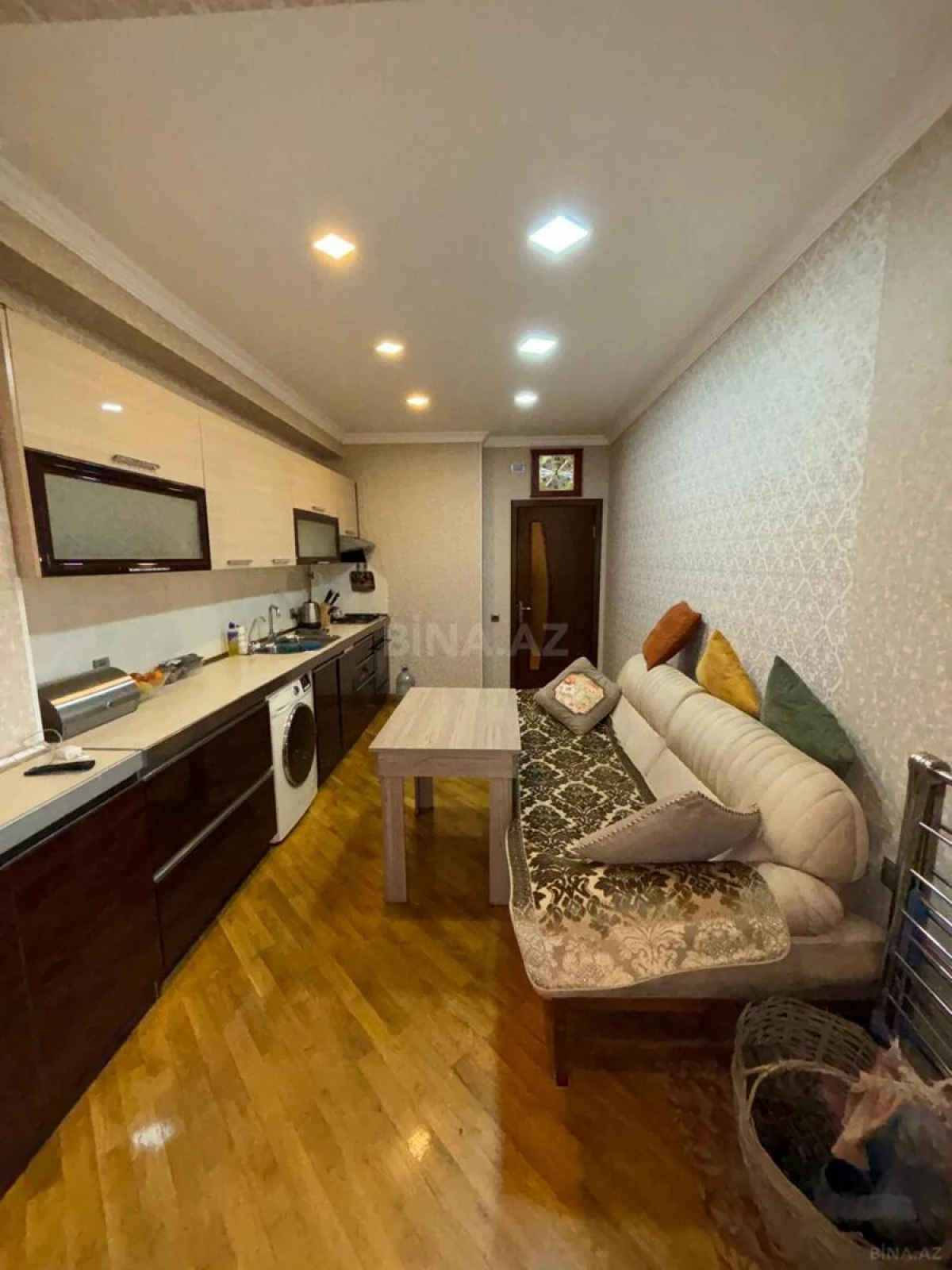Satılır 2 otaqlı mənzil 92 m²