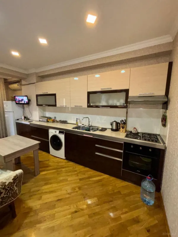 Satılır 2 otaqlı mənzil 92 m²