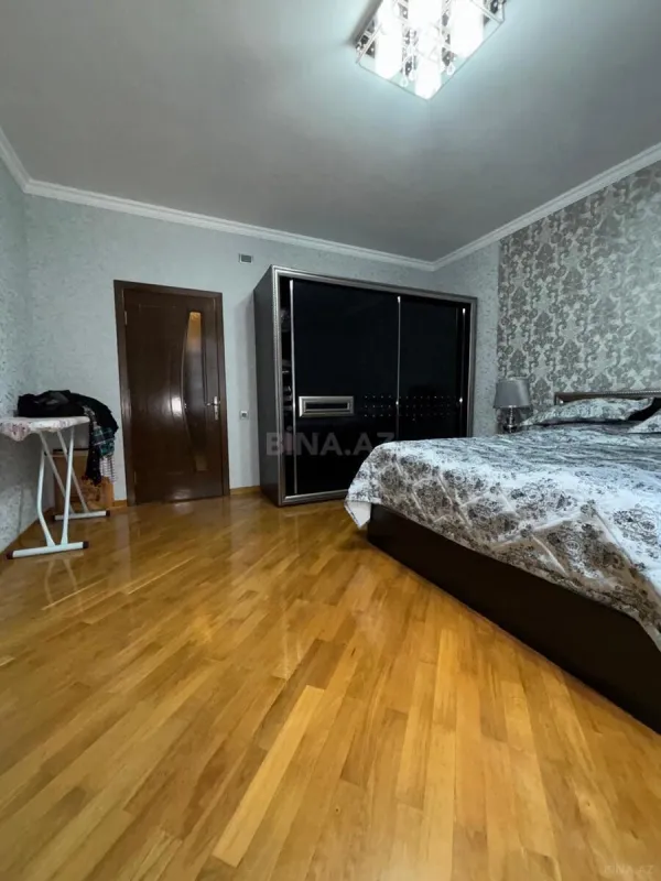 Satılır 2 otaqlı mənzil 92 m²