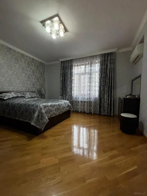 Satılır 2 otaqlı mənzil 92 m²