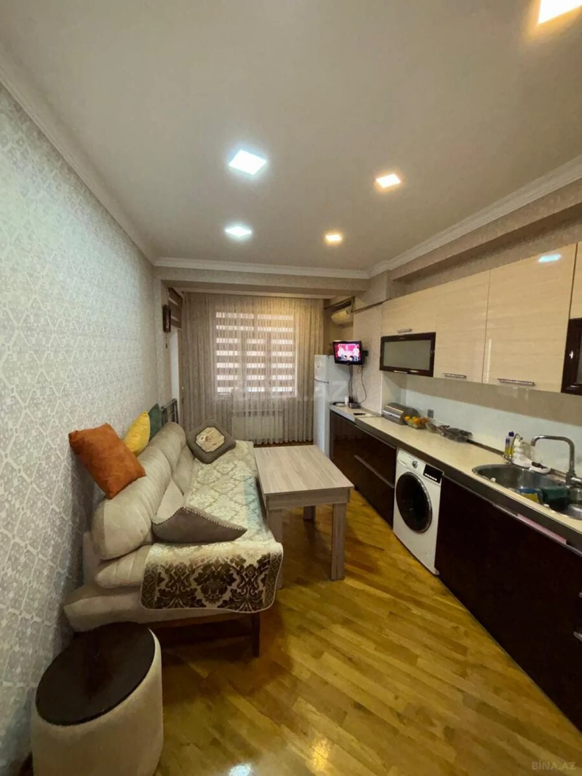 Satılır 2 otaqlı mənzil 92 m²