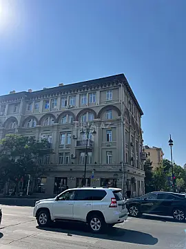 Satılır 3 otaqlı mənzil 105 m²