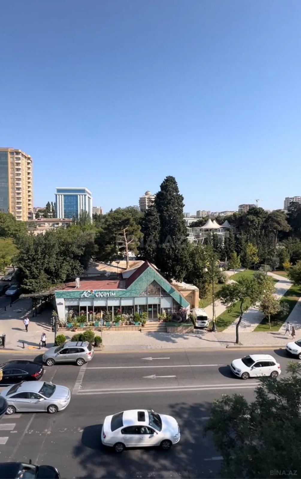 Satılır 3 otaqlı mənzil 105 m²