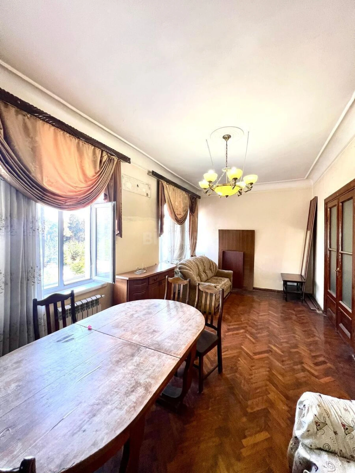 Satılır 3 otaqlı mənzil 105 m²