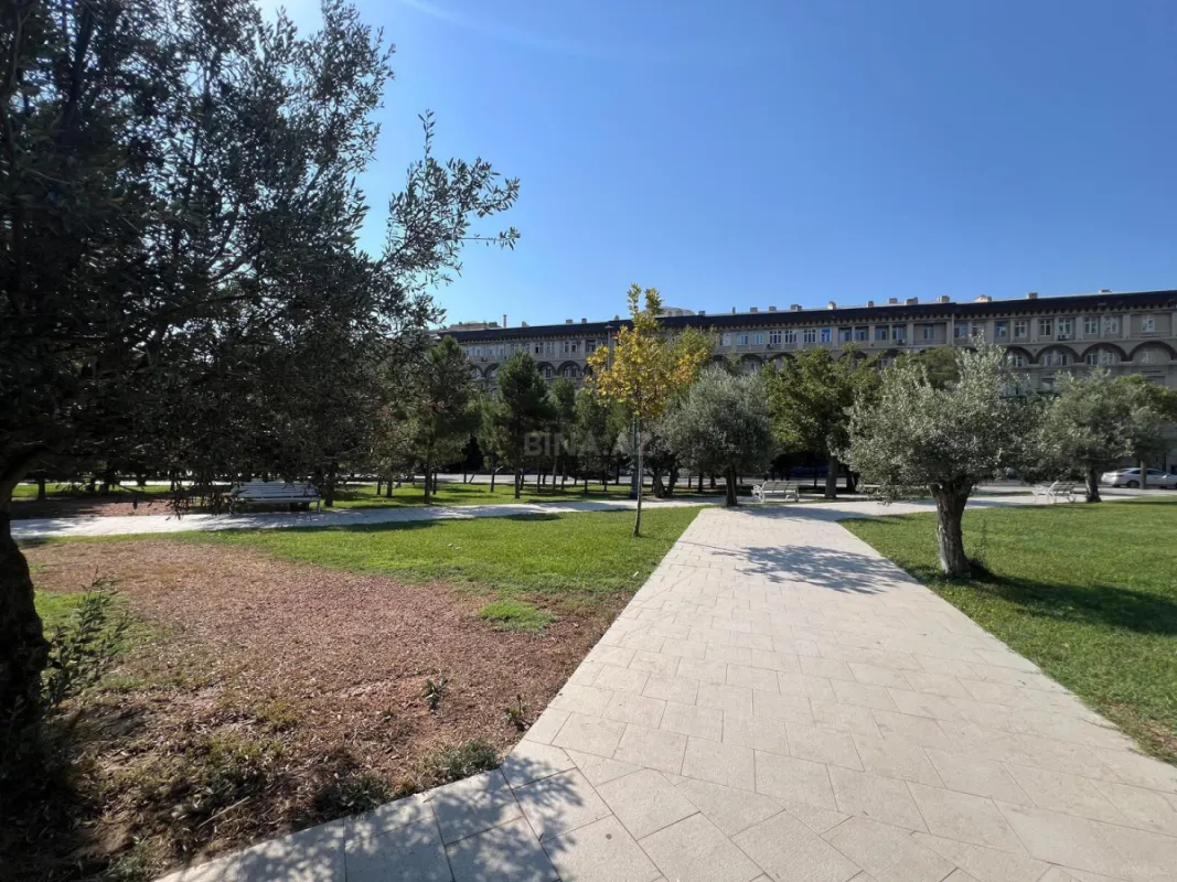 Satılır 3 otaqlı mənzil 105 m²