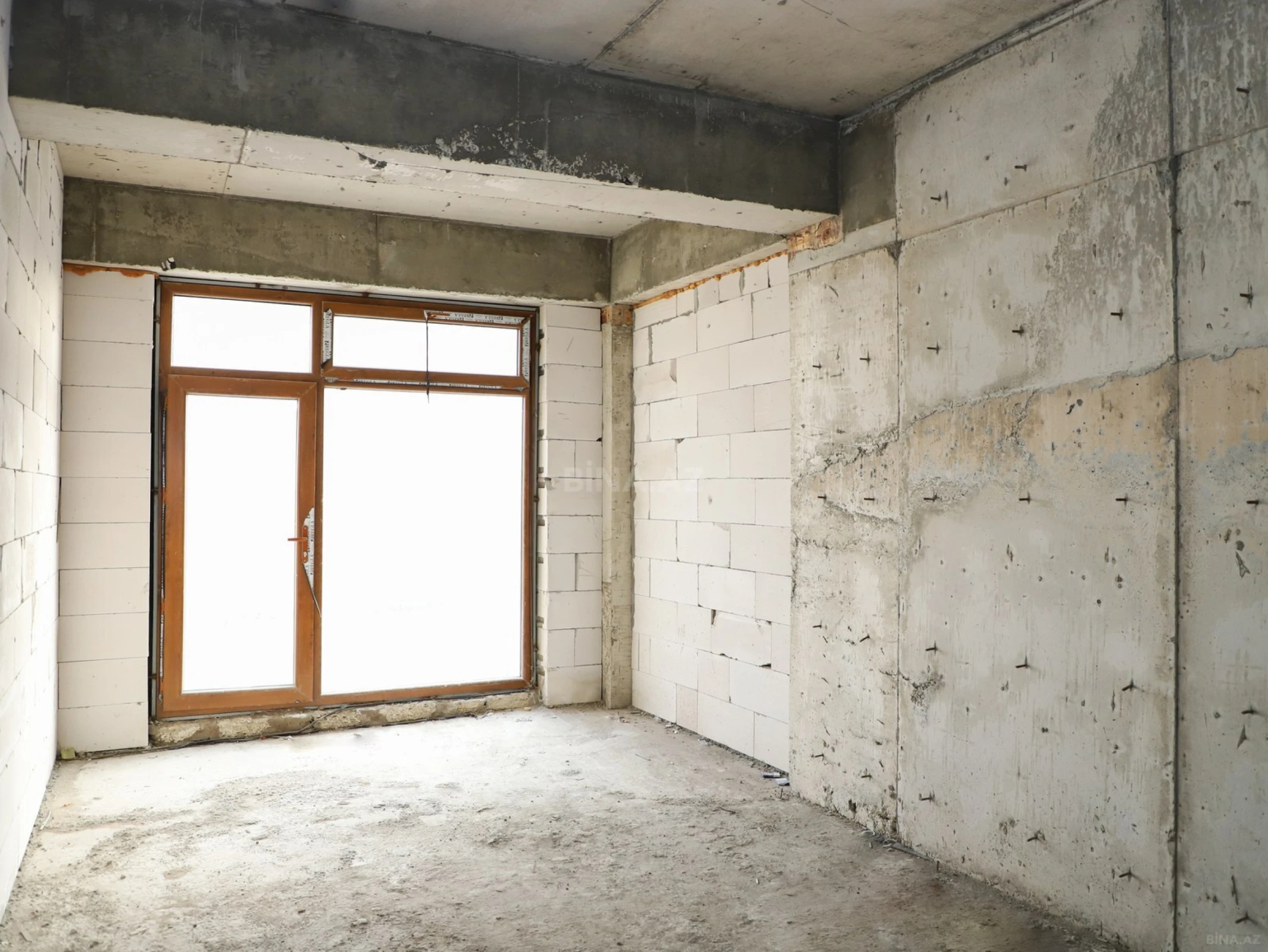 Satılır 1 otaqlı mənzil 68 m²