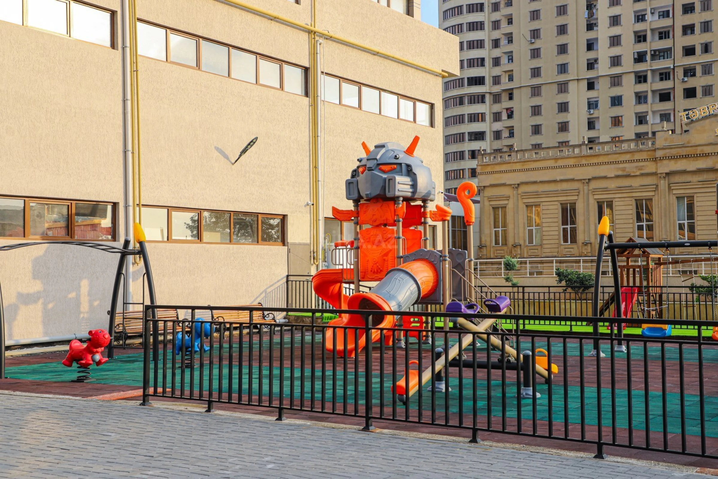 Satılır 1 otaqlı mənzil 68 m²