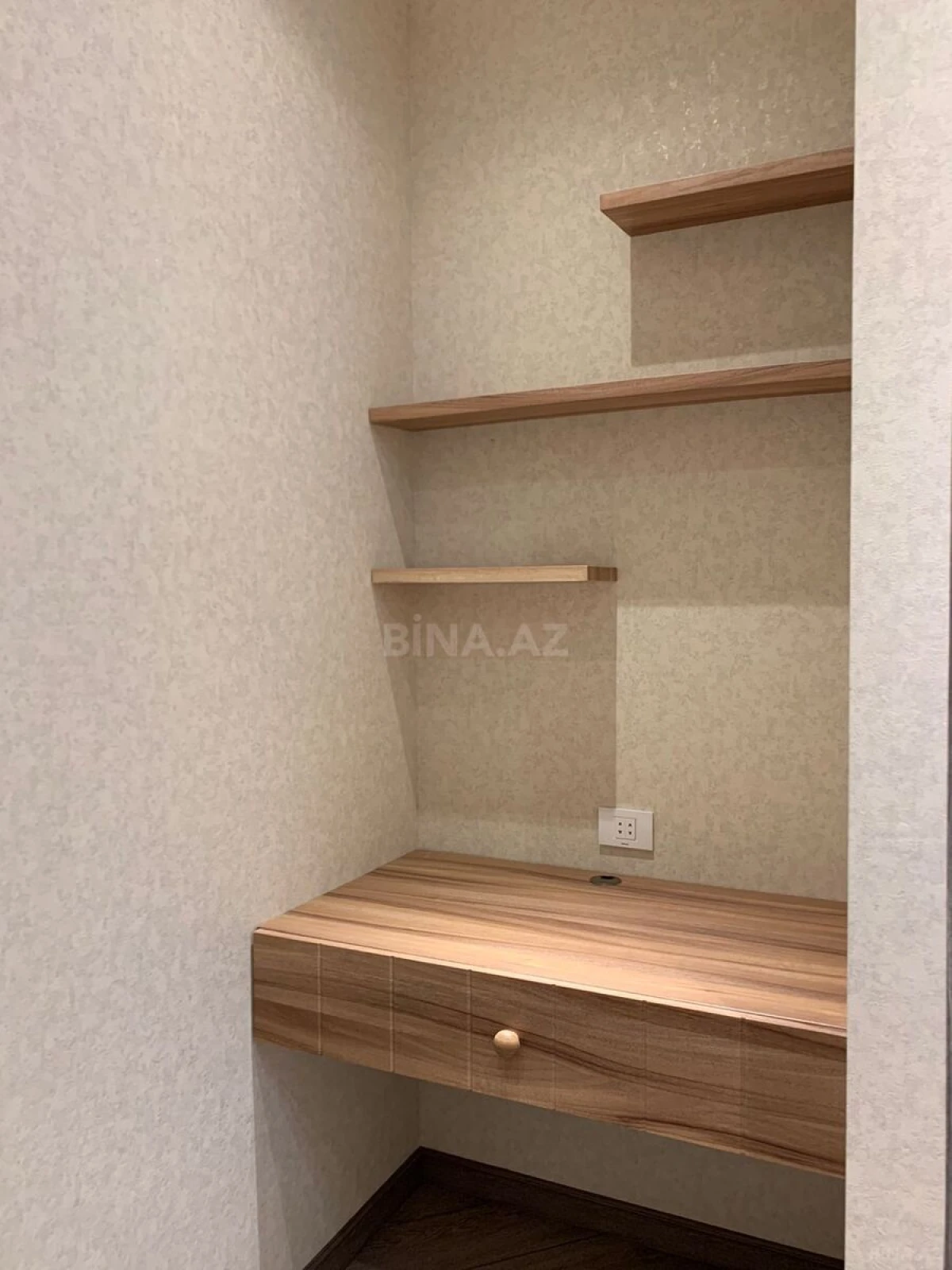 Kirayə verilir 2 otaqlı mənzil 100 m²