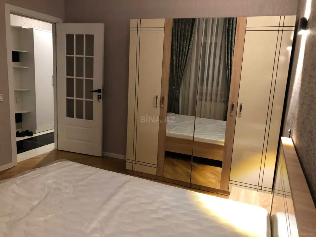 Kirayə verilir 2 otaqlı mənzil 65 m²