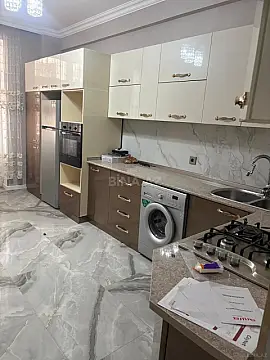 Kirayə verilir 2 otaqlı mənzil 90 m²