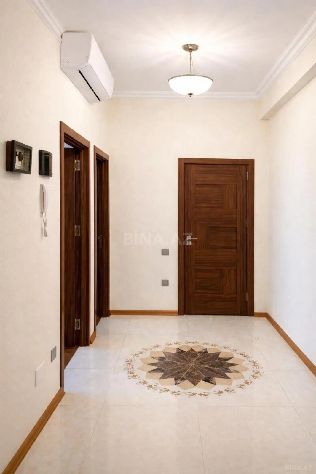 Satılır 2 otaqlı mənzil 70 m²