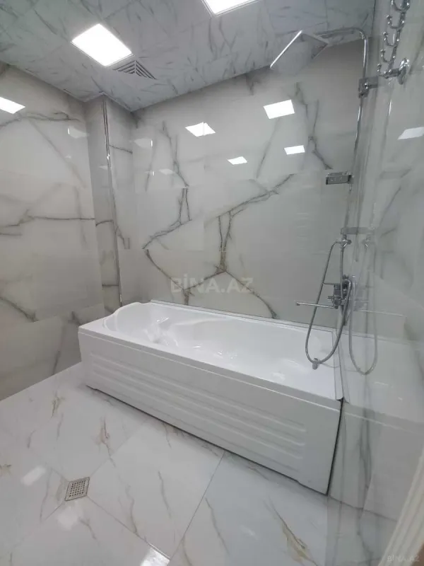 Kirayə verilir 3 otaqlı mənzil 130 m²